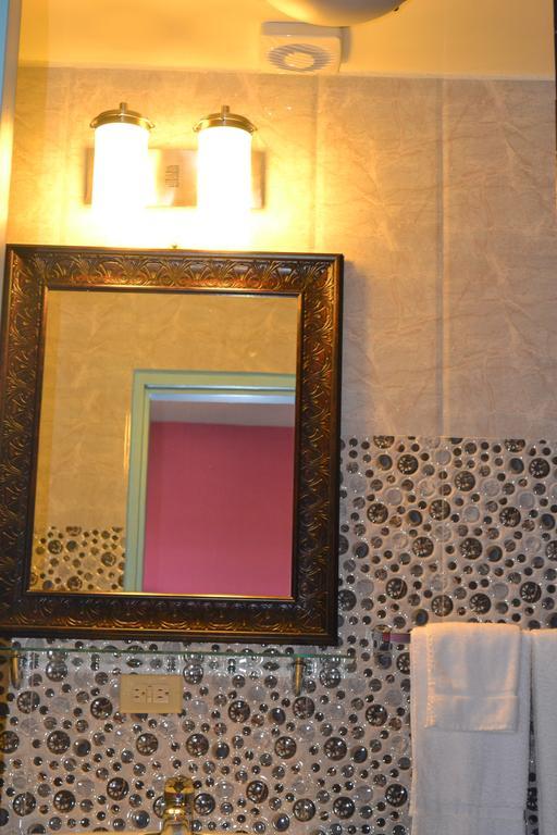 Montecristo Inn Piarco Екстер'єр фото